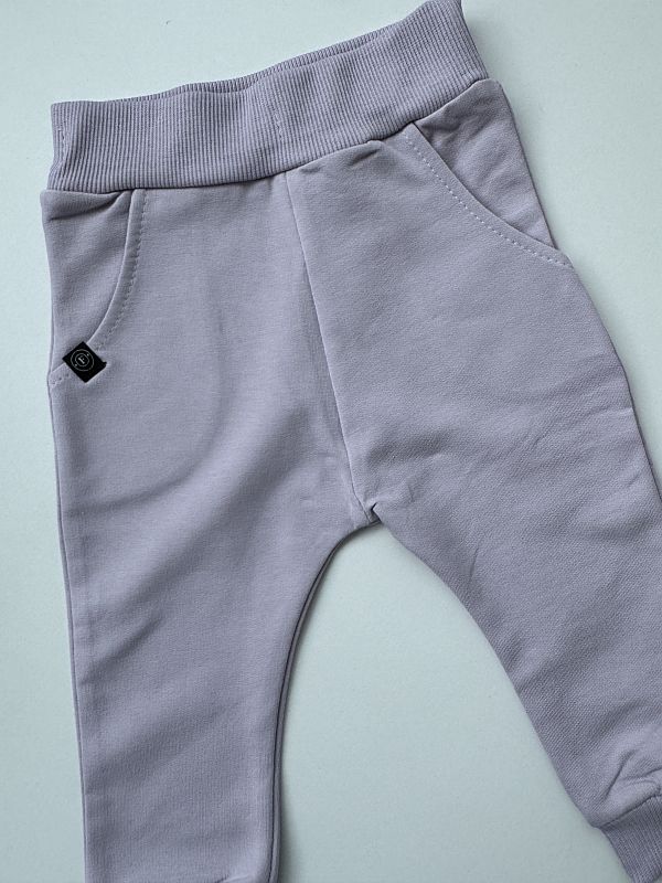 Spodnie dresowe liliowe rozmiar 74