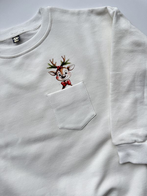 Bluza ecru z reniferem w kieszonce 104
