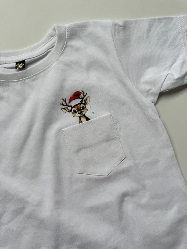Koszulka z reniferkiem w kieszonce 128