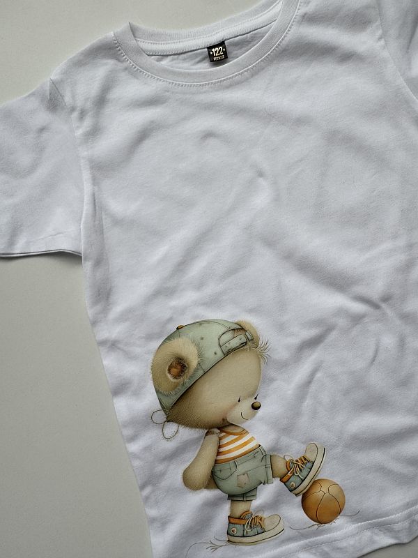 Koszulka biała krótki rękaw miś z piłka rozmiar 122