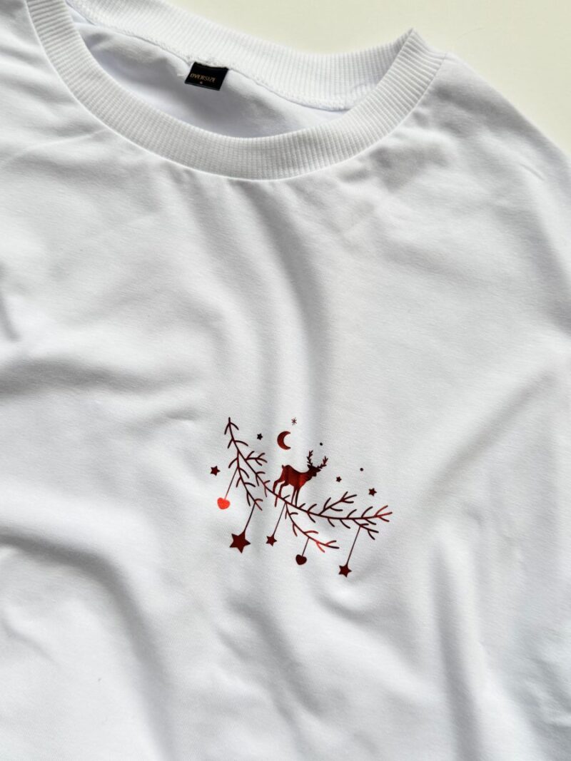 Koszulka damska biała z metalicznym nadrukiem renifera rozmiar oversize