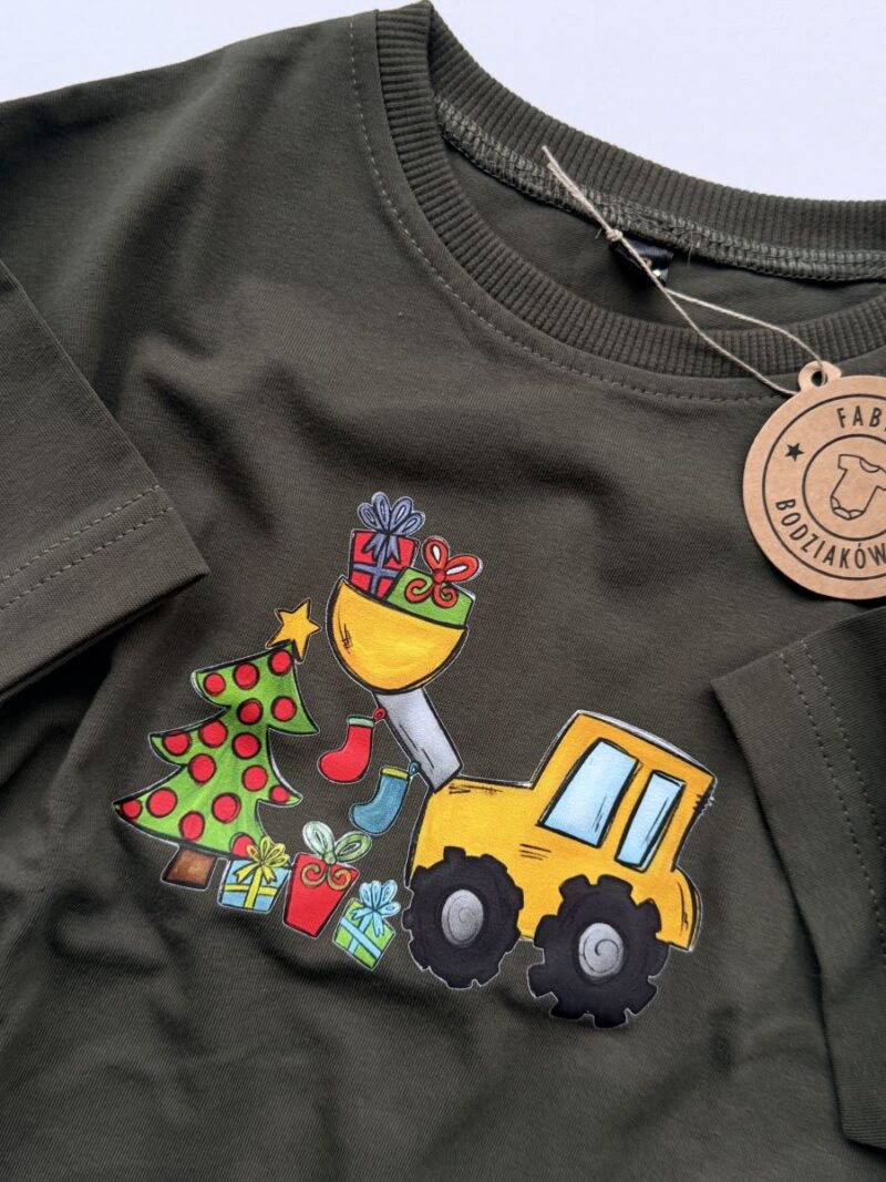 Koszulka oliwkowa z koparką z prezentami rozmiar 98