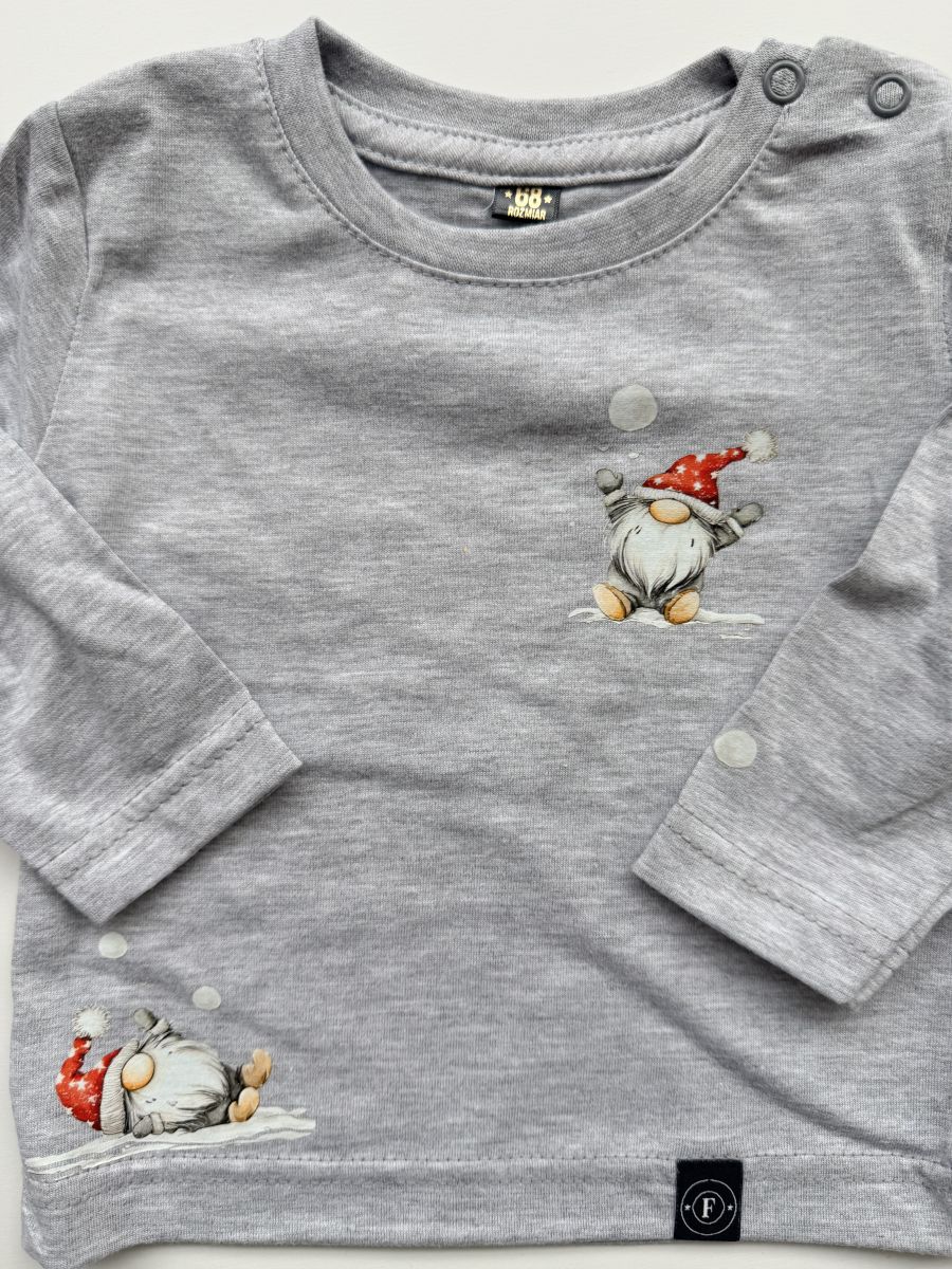 Koszulka szara z długim rękawem z krasnalami i śnieżkami rozmiar 68