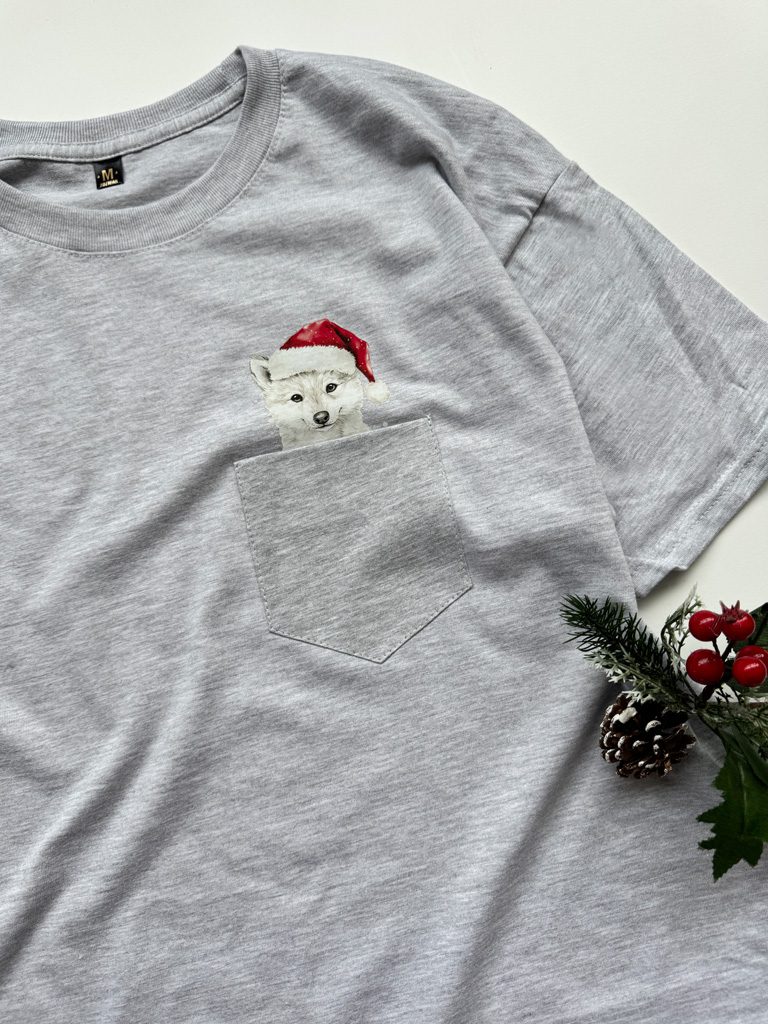Szara koszulka męska świąteczny wilk w kieszonce