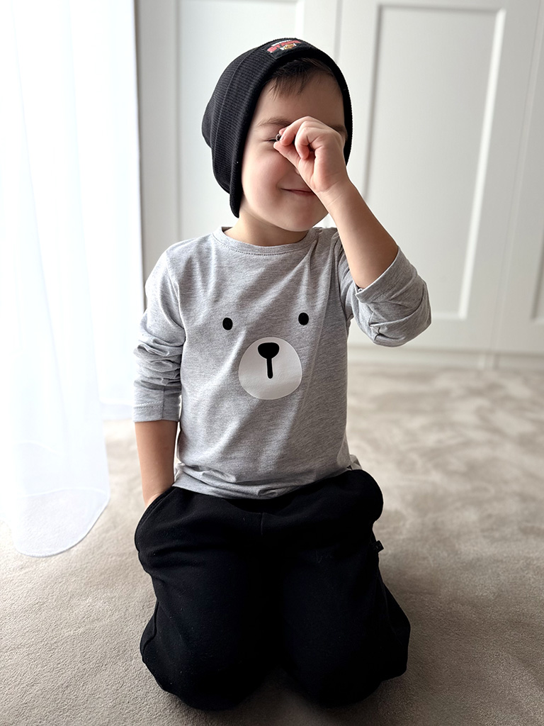 Szara koszulka/body z nadrukiem buzi misia