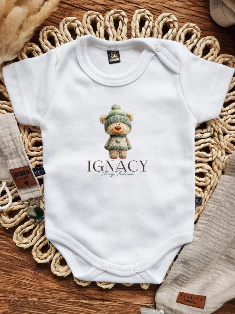 Body niemowlęce misio w szałwiowej czapce