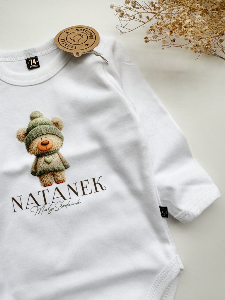 Body niemowlęce misio w szałwiowej czapce