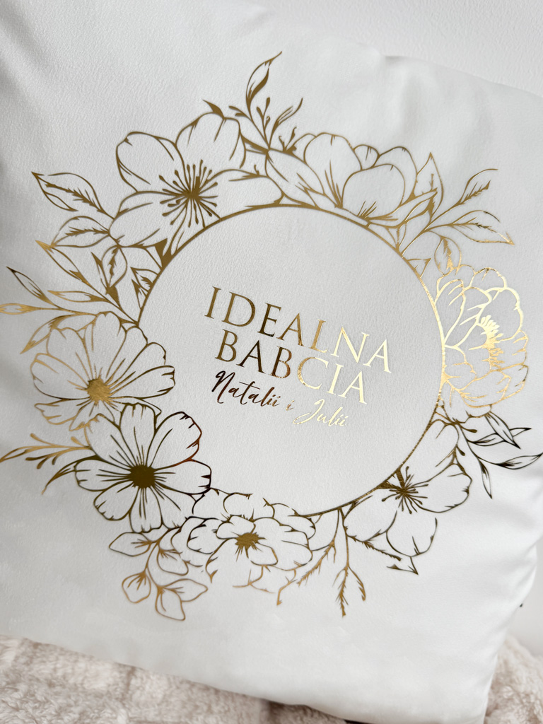 Poduszka welurowa z nadrukiem kwiatów idealna babcia