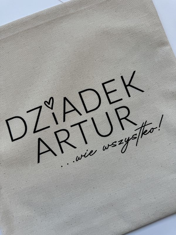 Poszewka z nadrukiem dziadek Artur wie wszystko