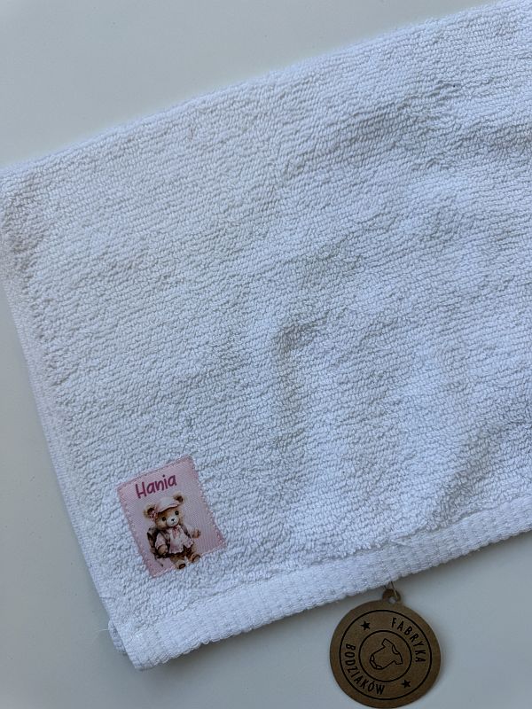 Biały ręcznik z nadrukiem misia Hania