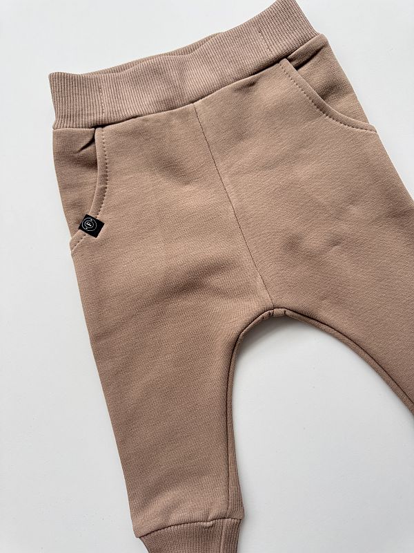 Spodnie dresowe kawowe rozmiar 68