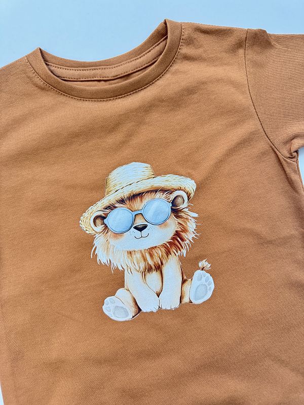 Koszulka cynamonowa krótki rękaw lew w okularach rozmiar 104