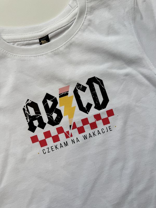 Koszulka biała krótki rękaw czekam na wakacje rozmiar 110