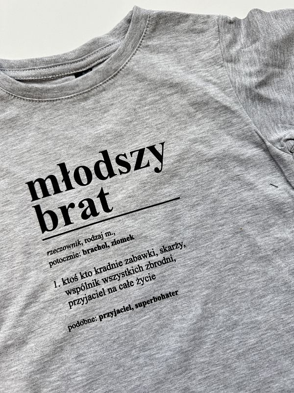 Koszulka szara krótki rękaw definicja młodszego brata rozmiar 110