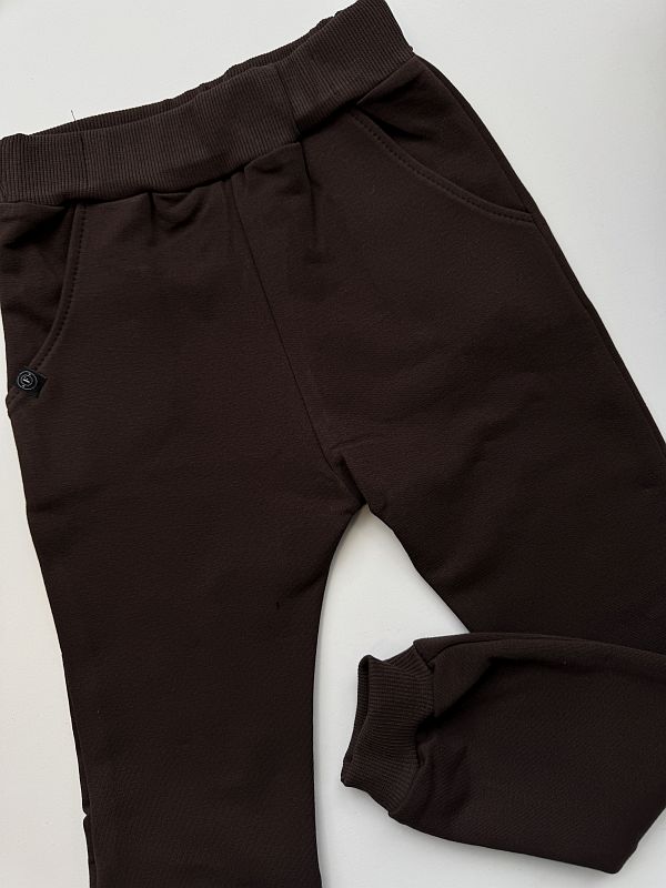 Spodnie dresowe czekoladowe rozmiar 110