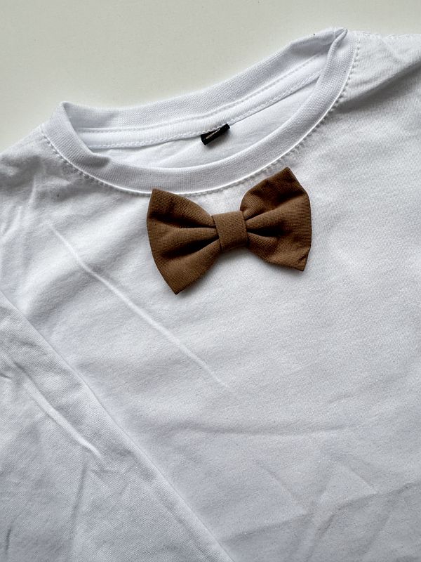 Koszulka biała długi rękaw kawowa mucha rozmiar 122