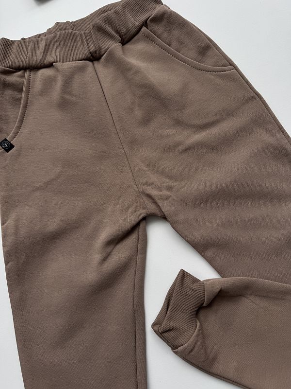 Spodnie dresowe kawowe rozmiar 128