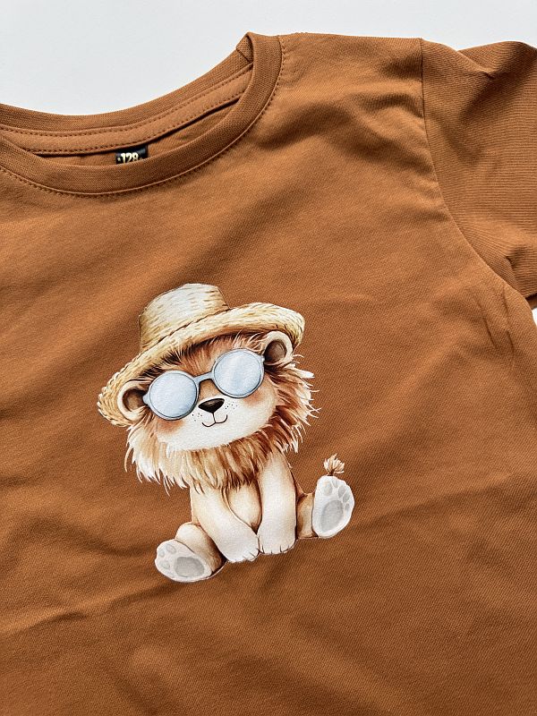 Koszulka cynamonowa krótki rękaw lew w kapeluszu rozmiar 128