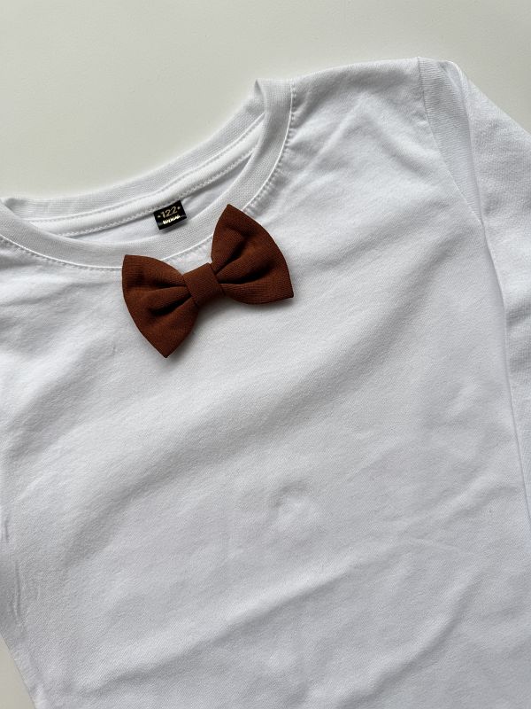 Koszulka biała długi rękaw cynamonowa mucha rozmiar 122