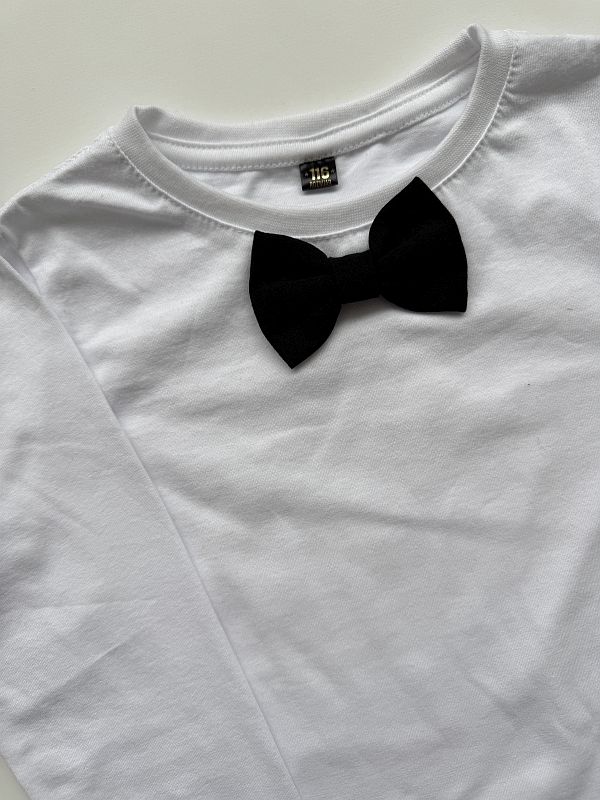 Koszulka biała długi rękaw czarna mucha rozmiar 116