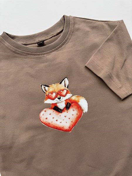 Koszulka kawowa krótki rękaw lisek z sercem rozmiar 110