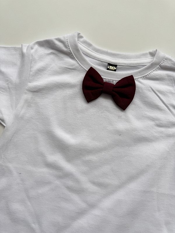 Koszulka biała krótki rękaw bordowa mucha rozmiar 110