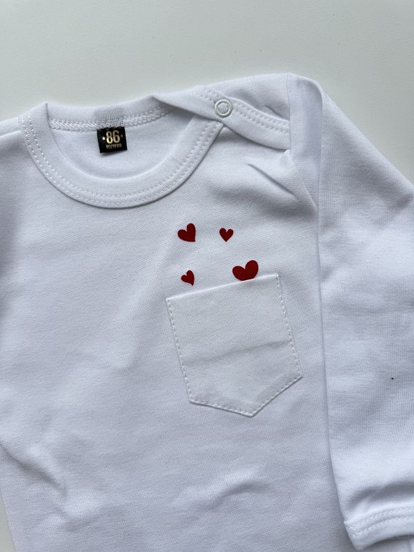 Body białe długi rękaw serduszka w kieszonce rozmiar 86