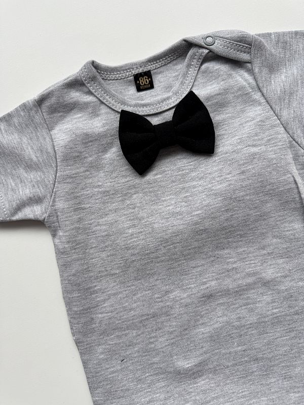 Body szare krótki rękaw czarna mucha rozmiar 86