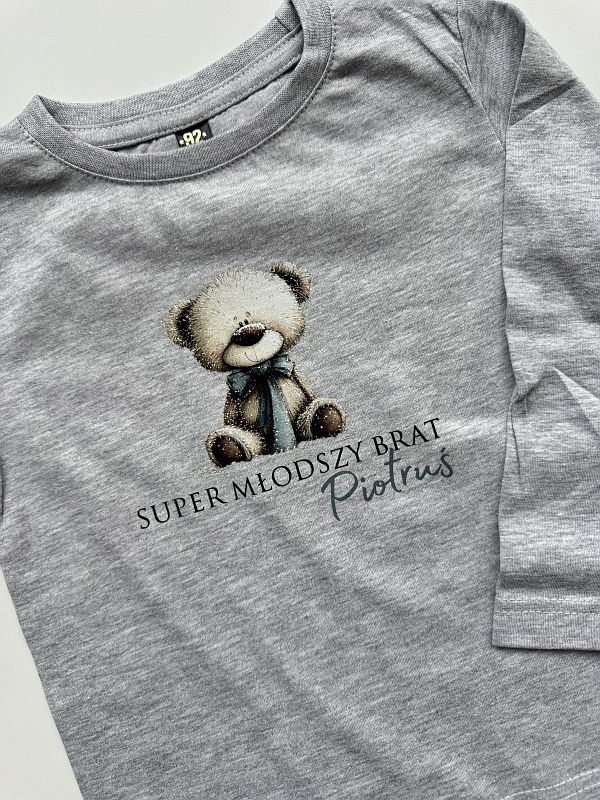 Koszulka szara długi rękaw super młodszy brat Piotruś rozmiar 92