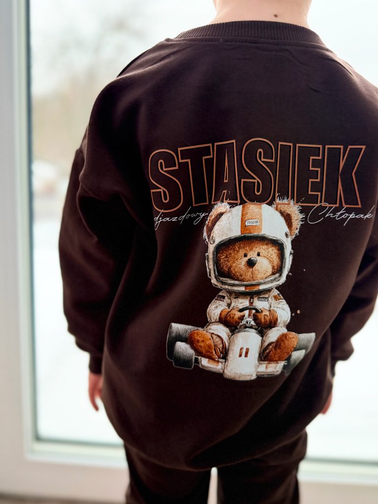 Komplet dla dziecka misio w wyścigówce (bluza + spodnie)