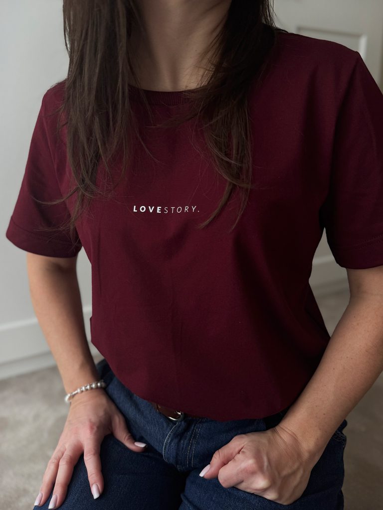 Koszulka damska z nadrukiem love story.
