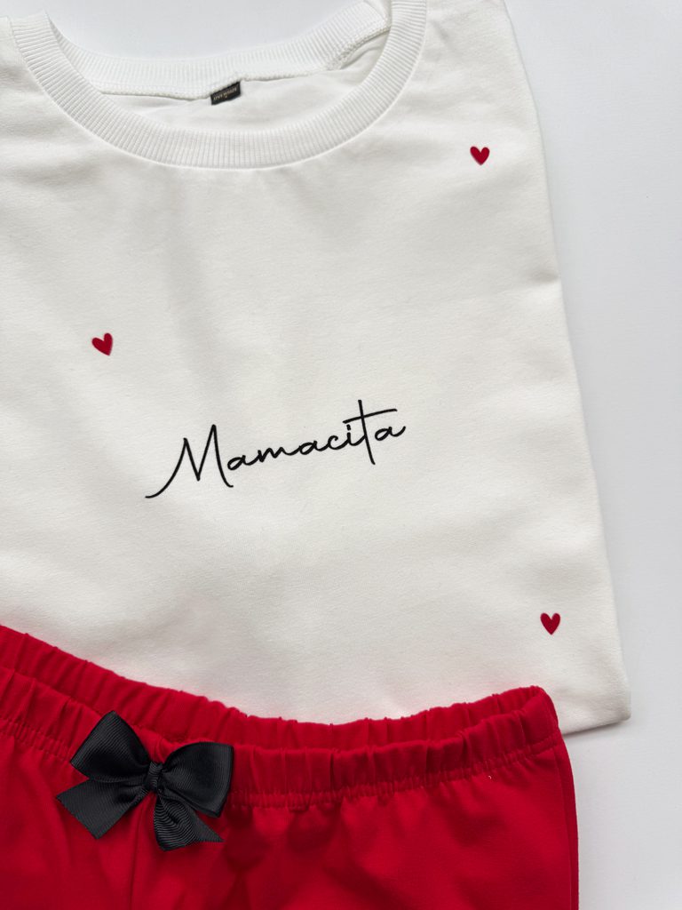 Koszulka damska z nadrukiem serduszek Mamacita