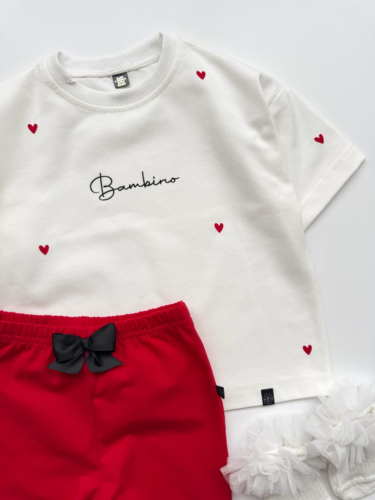 Koszulka dziecięca z nadrukiem serduszek Bambino