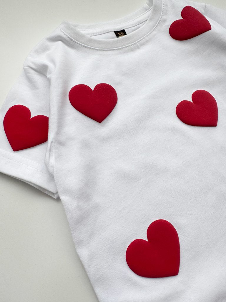 Koszulka dziecięca z nadrukiem czerwonych serc (Kopia) - obrazek 4
