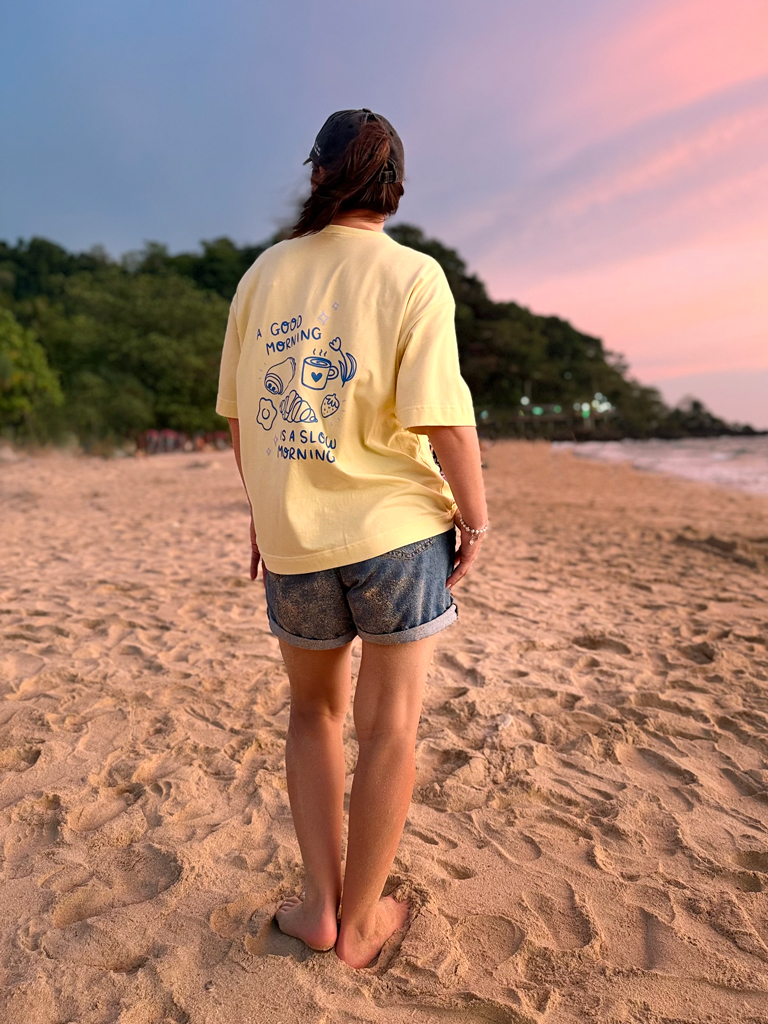 Koszulka damska a good morning is a slow morning - obrazek 3