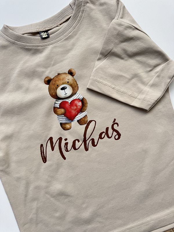 Koszulka beżowa z imieniem Michaś i misiem z serduszkiem rozmiar 104