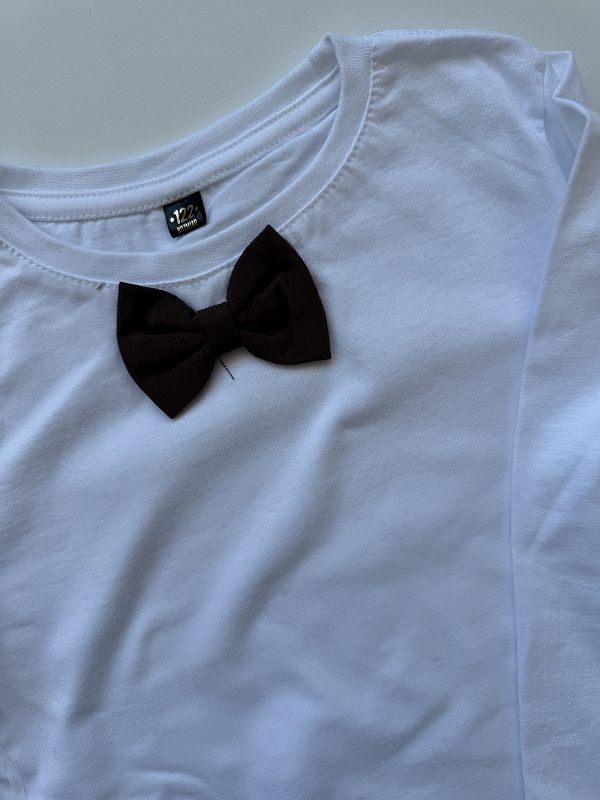 Koszulka biała z długim rękawem z muchą rozmiar 122