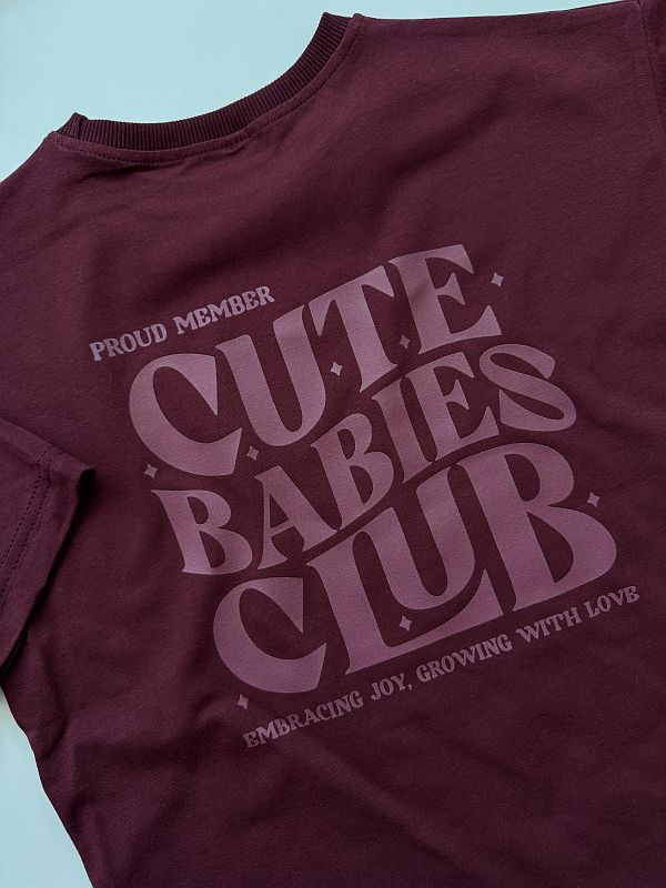 Koszulka bordowa z nadrukiem na plecach rozmiar 128