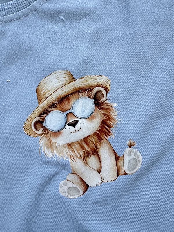 Koszulka niebieska z lwem w okularach rozmiar 110