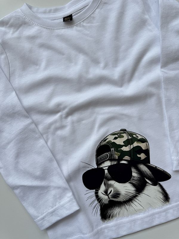 Koszulka biała z zającem z czapce rozmiar 104