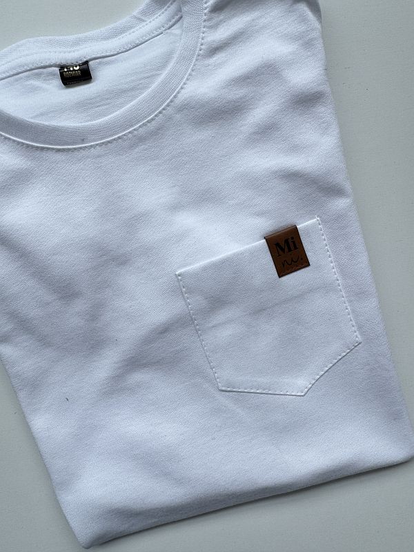 Koszulka biała z krótkim rękawem kieszonka mini rozmiar 146