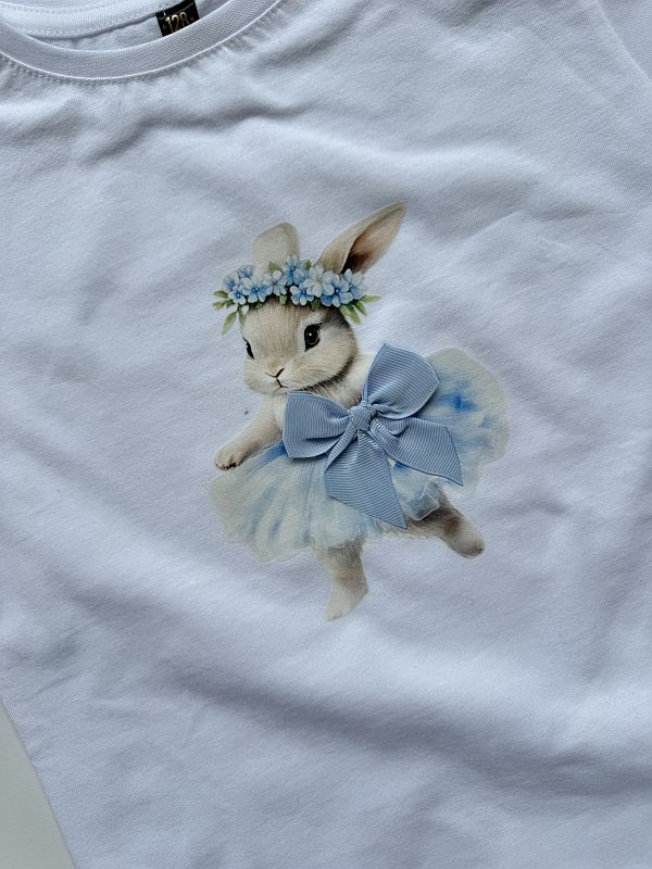 Koszulka biała z krótkim rękawem króliczek z niebieską kokardą rozmiar 128