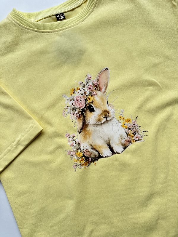 Koszulka masełkowa z krótkim rękawem króliczek w kwiatach rozmiar 122