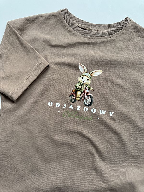 Koszulka kawowa z krótkim rękawem odjazdowy chłopak rozmiar 116