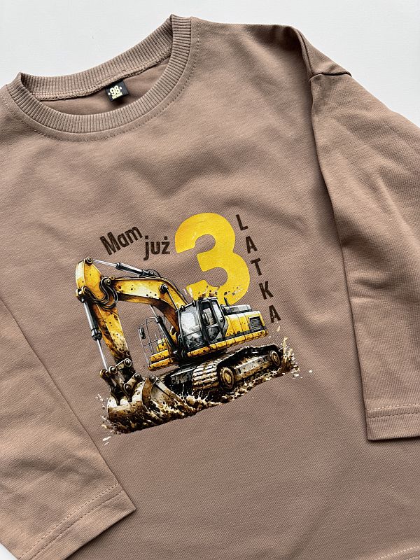 Koszulka kawowa z długim rękawem koparka mam 3 lata rozmiar 98