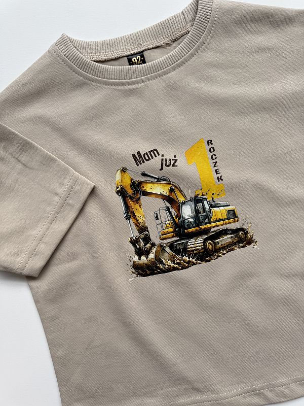 Koszulka beżowa z krótkim rękawem koparka mam już rok rozmiar 92