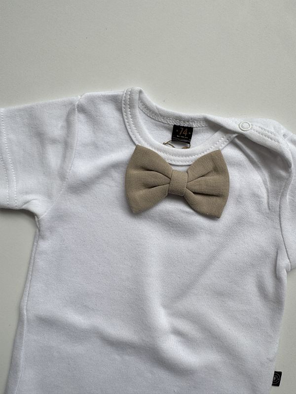 Body białe krótki rękaw beżowa mucha rozmiar 74