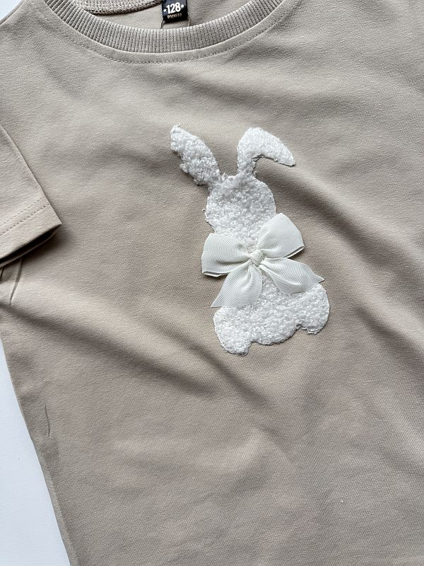 Koszulka beżowa z krótkim rękawem króliczek z kokardką rozmiar 128