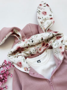 Uszy zajączka w kwiaty