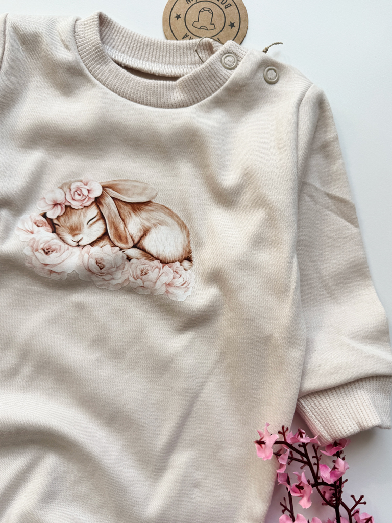 Pajac niemowlęcy króliczek na różach